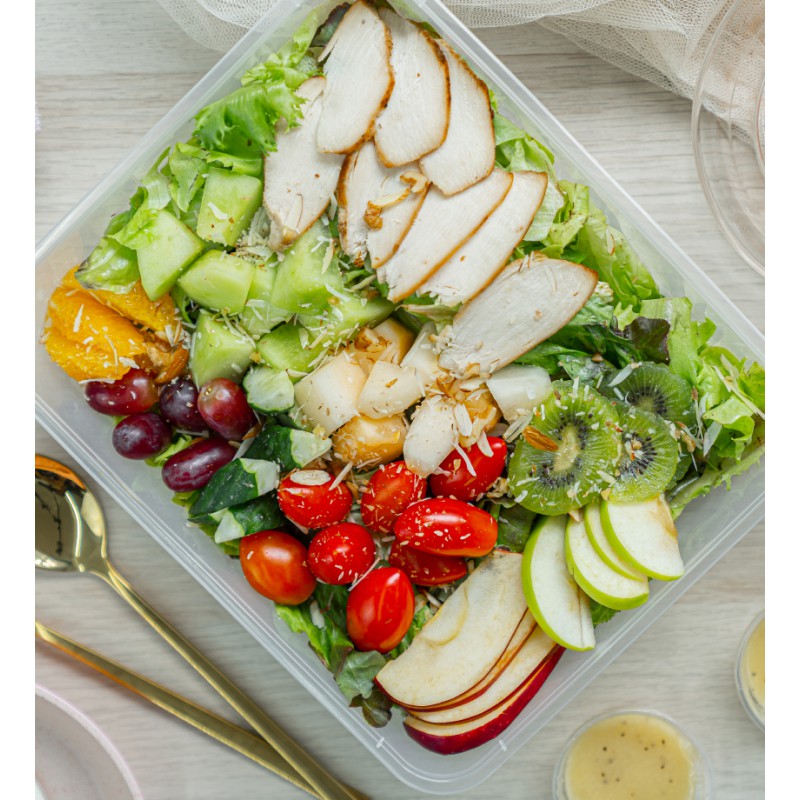 GRILLED CHICKEN BREAST AND FRUIT SALAD WITH HONEY-MAYONNAISE DRESSING